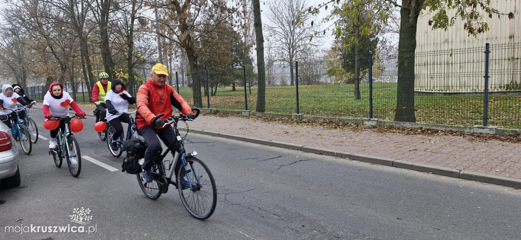 Rajd rowerowy w Kruszwicy w ramach kampanii „Dzieciństwo bez przemocy” [ZDJĘCIA]