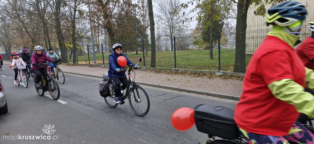 Rajd rowerowy w Kruszwicy w ramach kampanii „Dzieciństwo bez przemocy” [ZDJĘCIA]