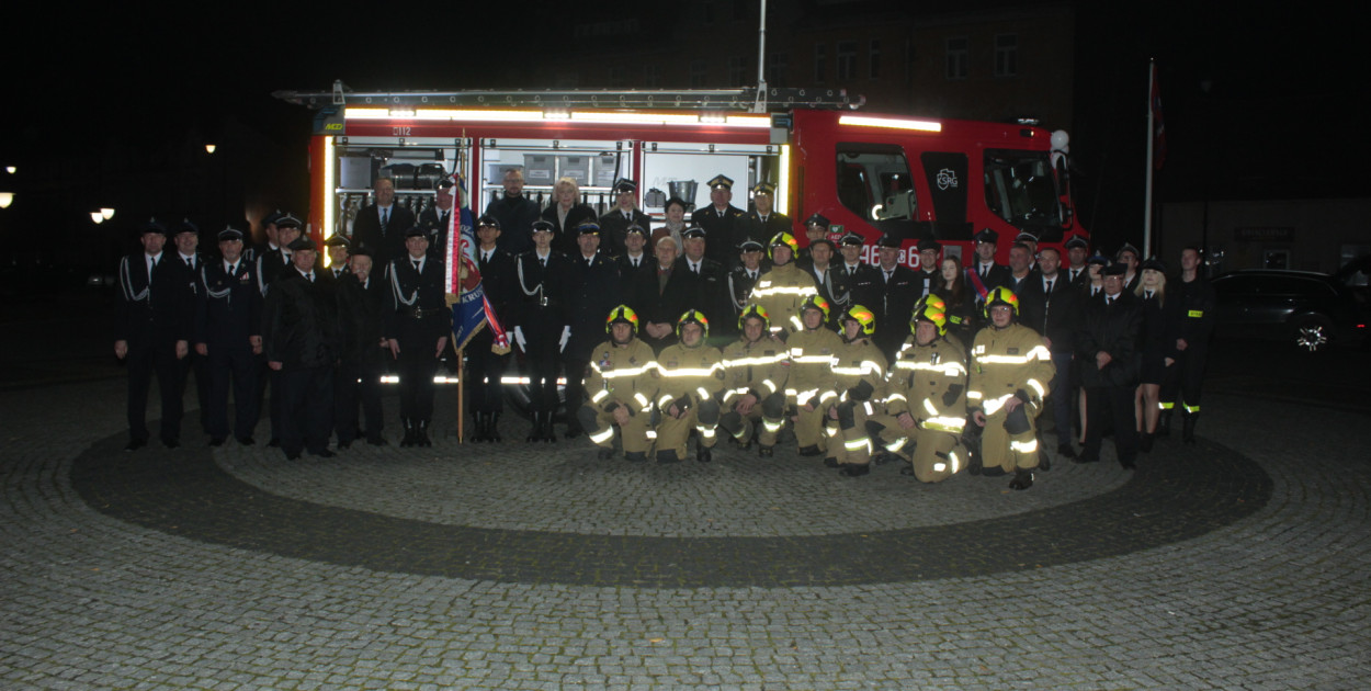 Oficjalne przekazanie wozu strażackiego w Kruszwicy 14.11.2025