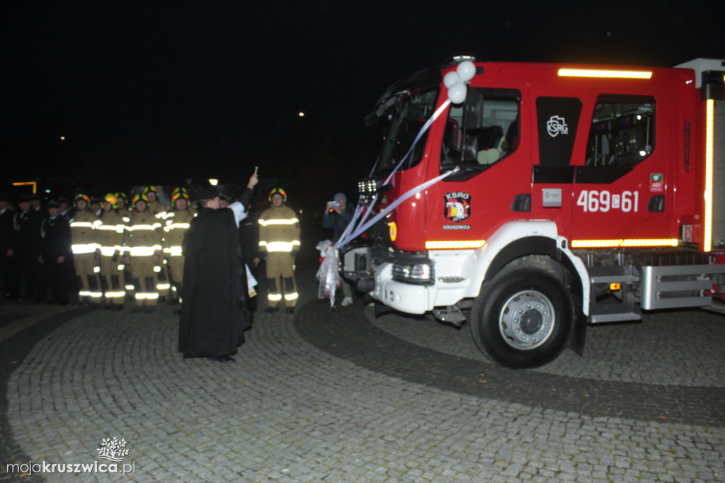 Oficjalne przekazanie wozu strażackiego w Kruszwicy 14.11.2025