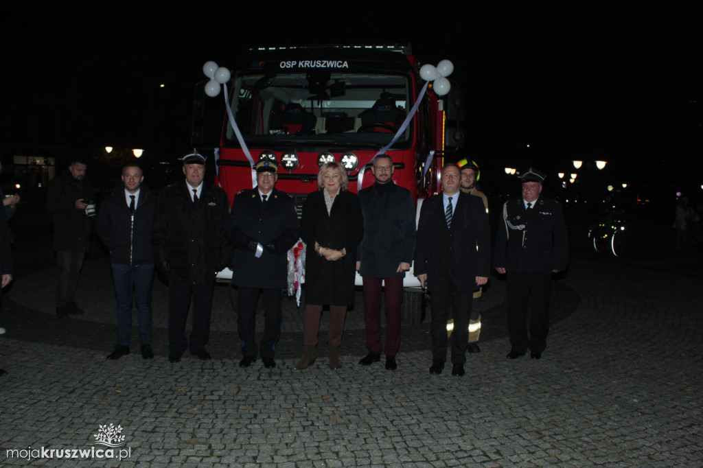 Oficjalne przekazanie wozu strażackiego w Kruszwicy 14.11.2025