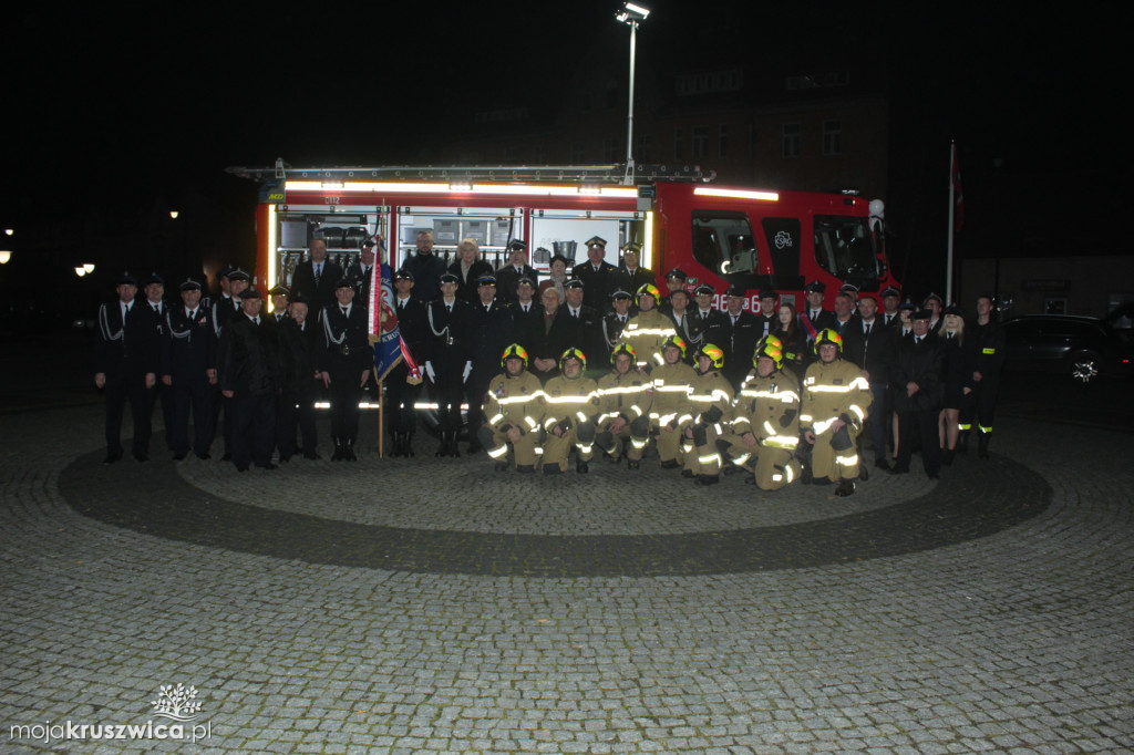 Oficjalne przekazanie wozu strażackiego w Kruszwicy 14.11.2025