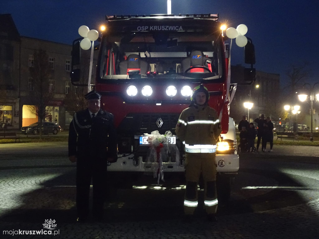 Oficjalne przekazanie wozu strażackiego w Kruszwicy 14.11.2025