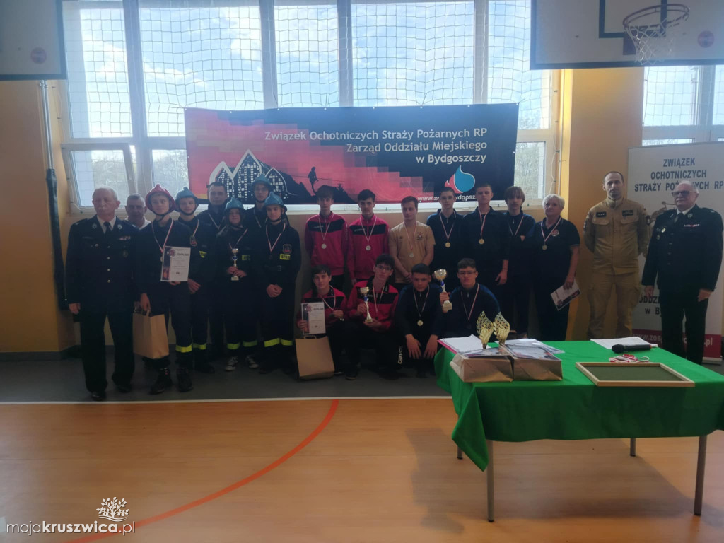 1. miejsce drużyny z Woli Wapowskiej w 14. Bydgoskich Halowych Zawodach MDP