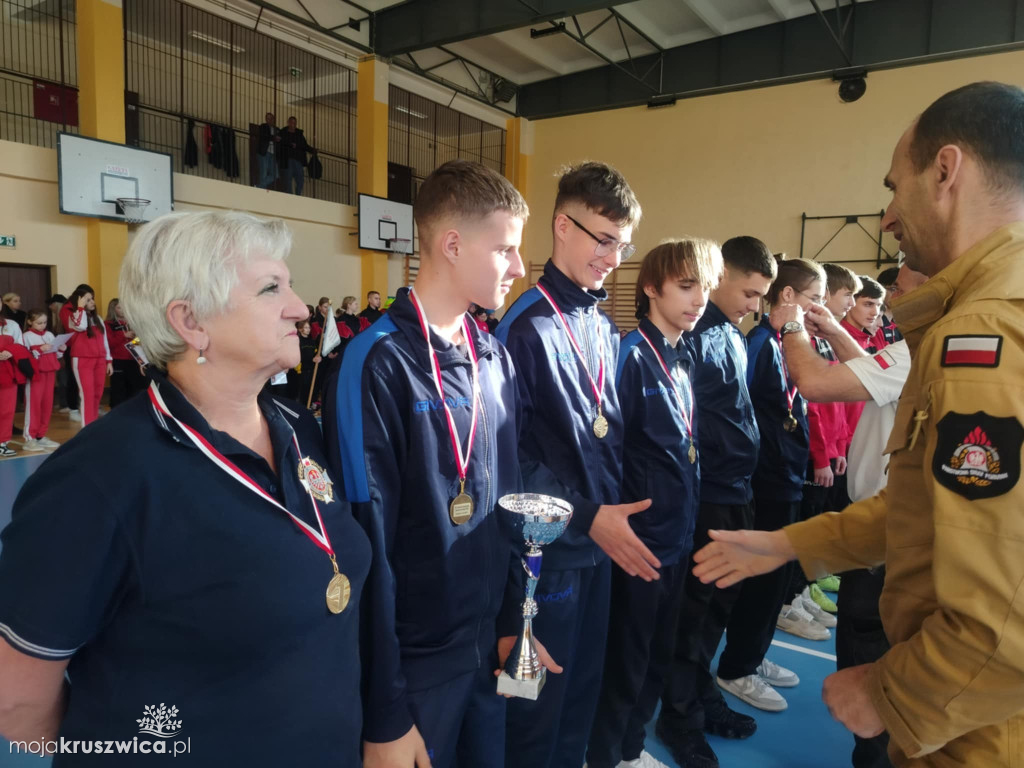 1. miejsce drużyny z Woli Wapowskiej w 14. Bydgoskich Halowych Zawodach MDP