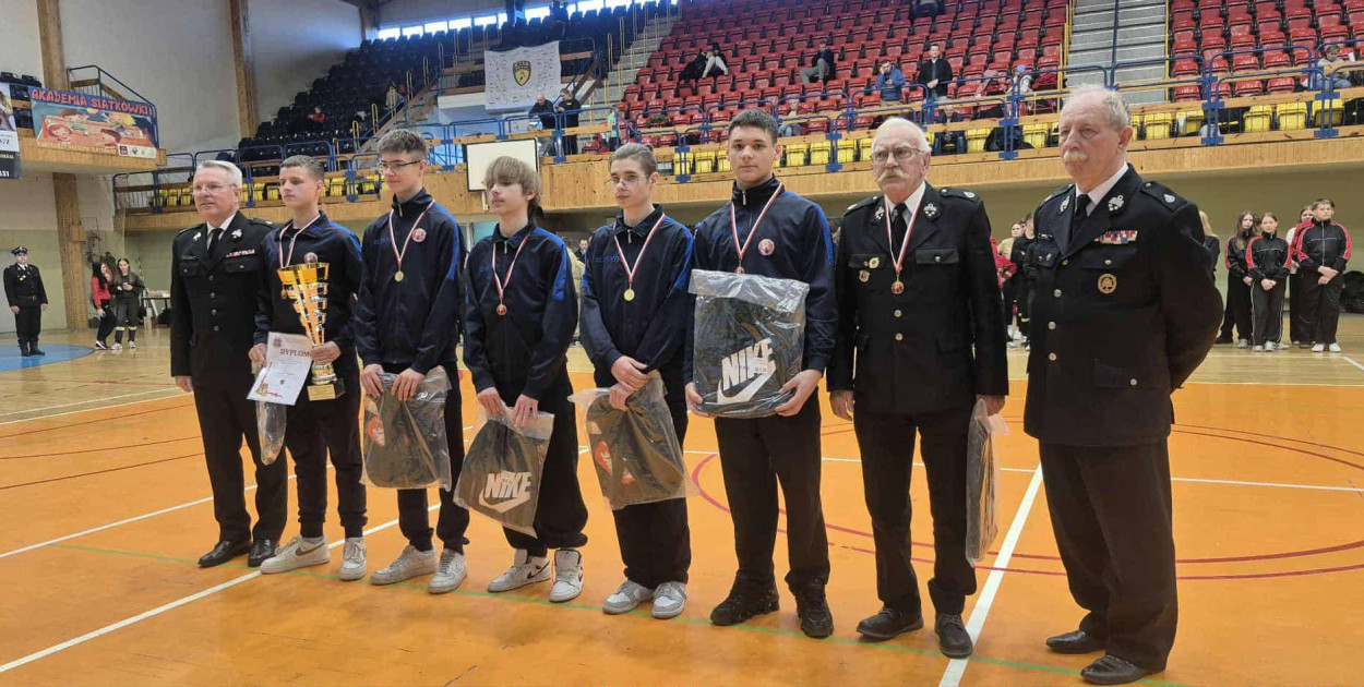 Młodzieżowa Drużyna Pożarnicza z Woli Wapowskiej zwycięża w zawodach wojewódzkich