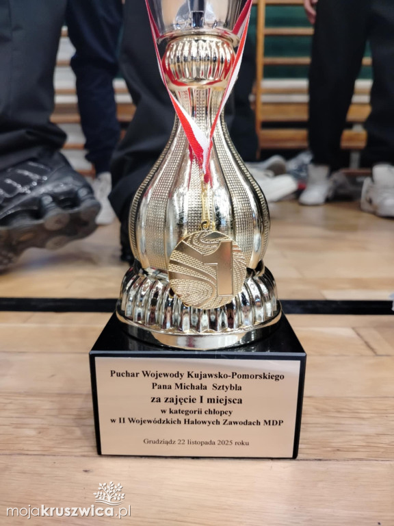 Młodzieżowa Drużyna Pożarnicza z Woli Wapowskiej zwycięża w zawodach wojewódzkich