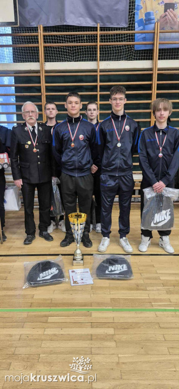 Młodzieżowa Drużyna Pożarnicza z Woli Wapowskiej zwycięża w zawodach wojewódzkich