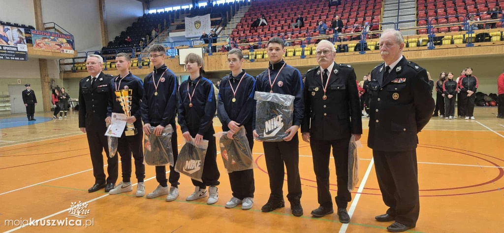 Młodzieżowa Drużyna Pożarnicza z Woli Wapowskiej zwycięża w zawodach wojewódzkich