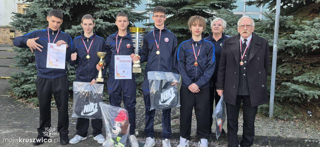 Młodzieżowa Drużyna Pożarnicza z Woli Wapowskiej zwycięża w zawodach wojewódzkich