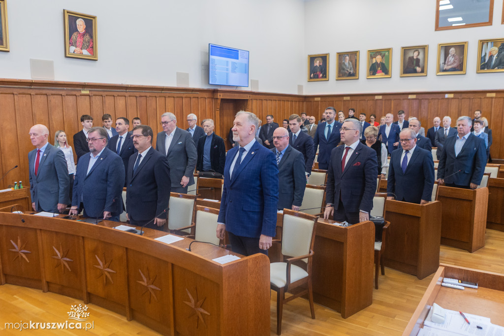 Sesja sejmiku województwa. Jakie decyzje podjęto? [FOTO]