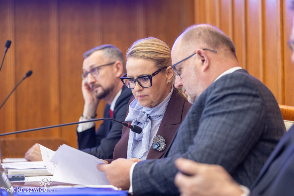 Sesja sejmiku województwa. Jakie decyzje podjęto? [FOTO]