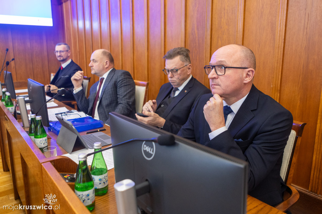 Sesja sejmiku województwa. Jakie decyzje podjęto? [FOTO]
