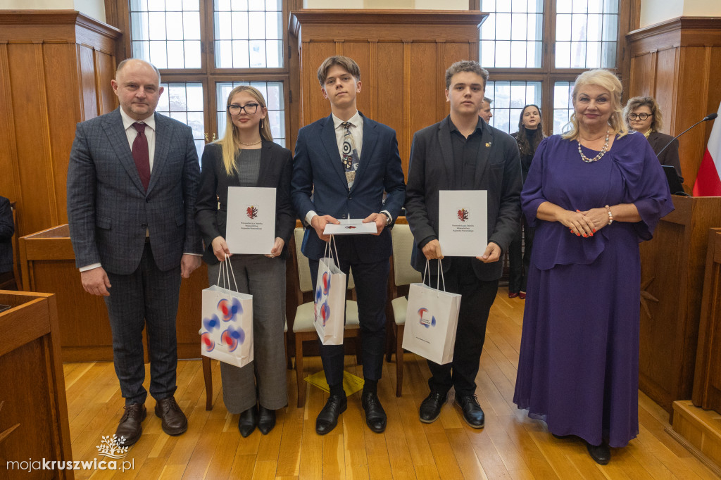 Sesja sejmiku województwa. Jakie decyzje podjęto? [FOTO]