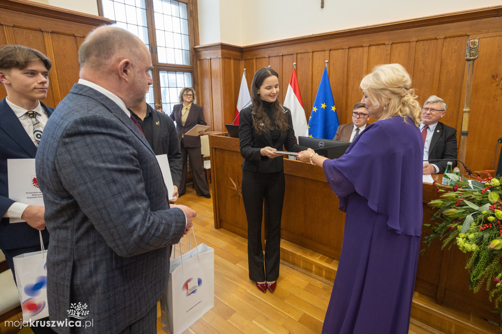 Sesja sejmiku województwa. Jakie decyzje podjęto? [FOTO]