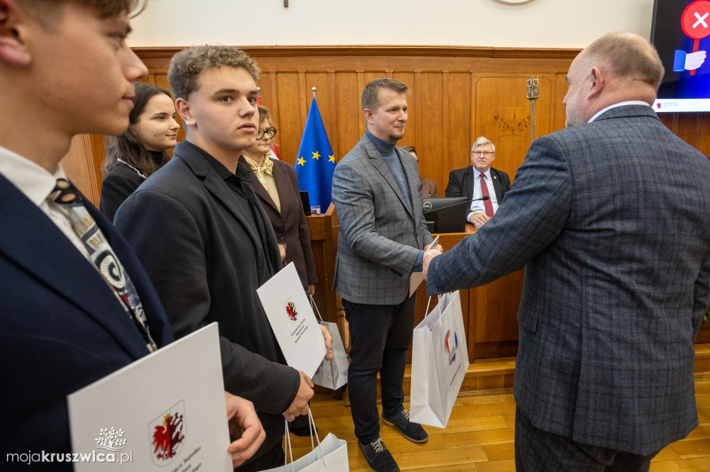 Sesja sejmiku województwa. Jakie decyzje podjęto? [FOTO]