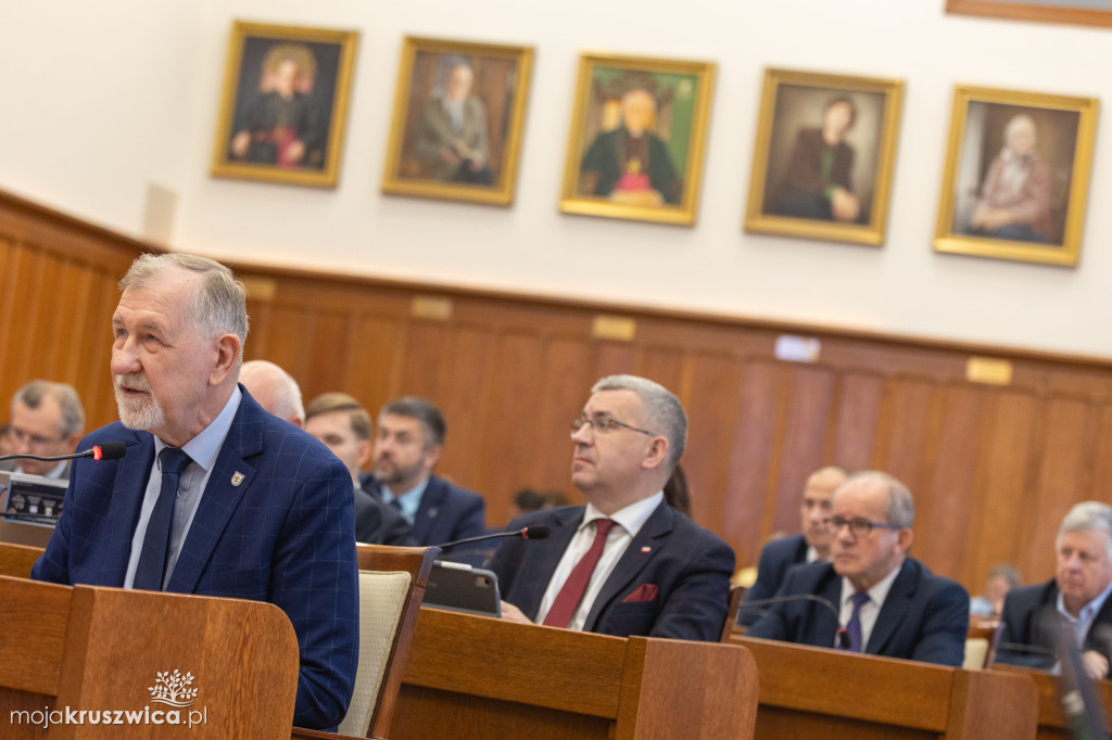 Sesja sejmiku województwa. Jakie decyzje podjęto? [FOTO]