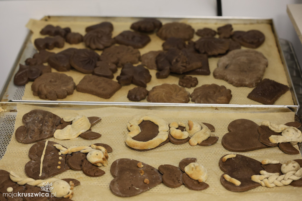 Piernikowe warsztaty z udziałem przedszkolaków w Akademii Szkolnictwa AS [FOTO]