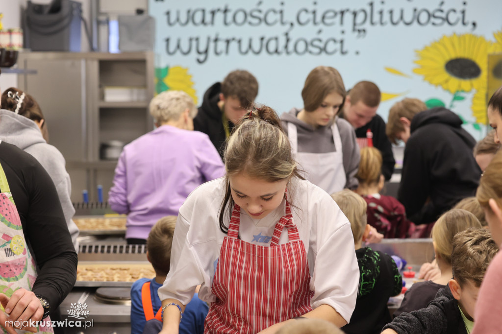 Piernikowe warsztaty z udziałem przedszkolaków w Akademii Szkolnictwa AS [FOTO]