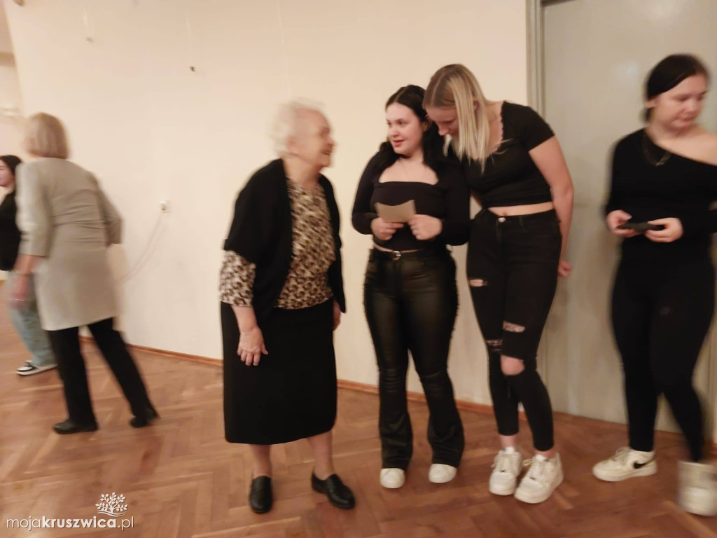 Stowarzyszenie UTW w Kruszwicy na zabawie andrzejkowej [VIDEO]