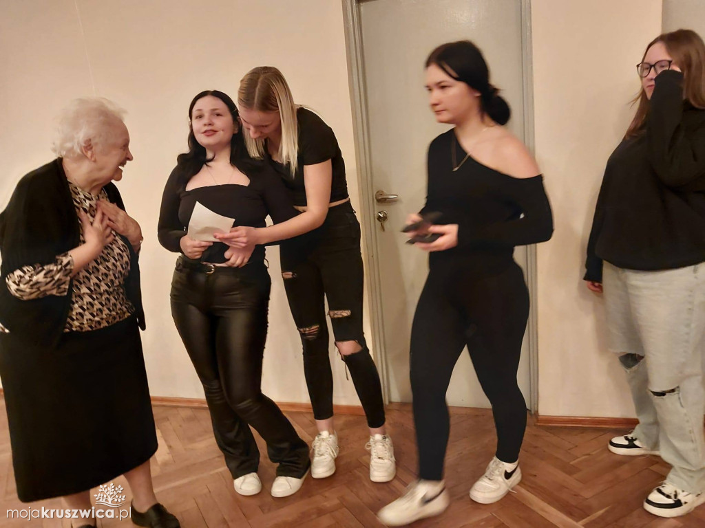 Stowarzyszenie UTW w Kruszwicy na zabawie andrzejkowej [VIDEO]