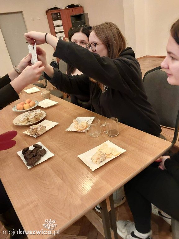 Stowarzyszenie UTW w Kruszwicy na zabawie andrzejkowej [VIDEO]