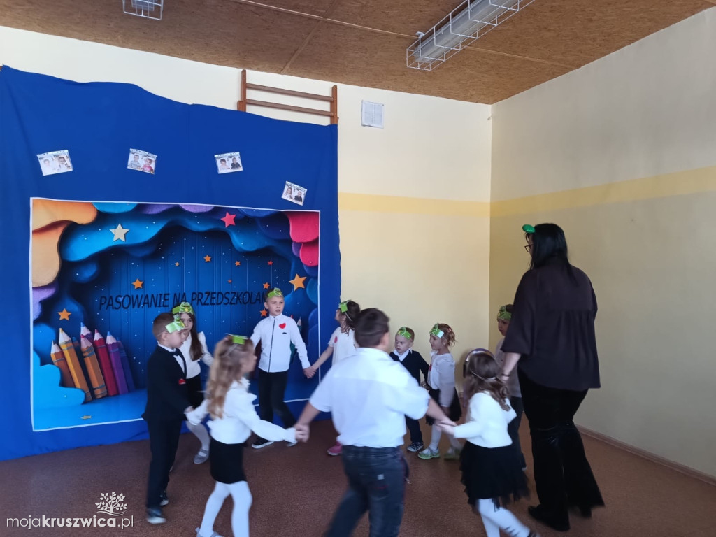 W SP Rusinowo odbyło się pasowanie na przedszkolaka! [ZDJĘCIA]