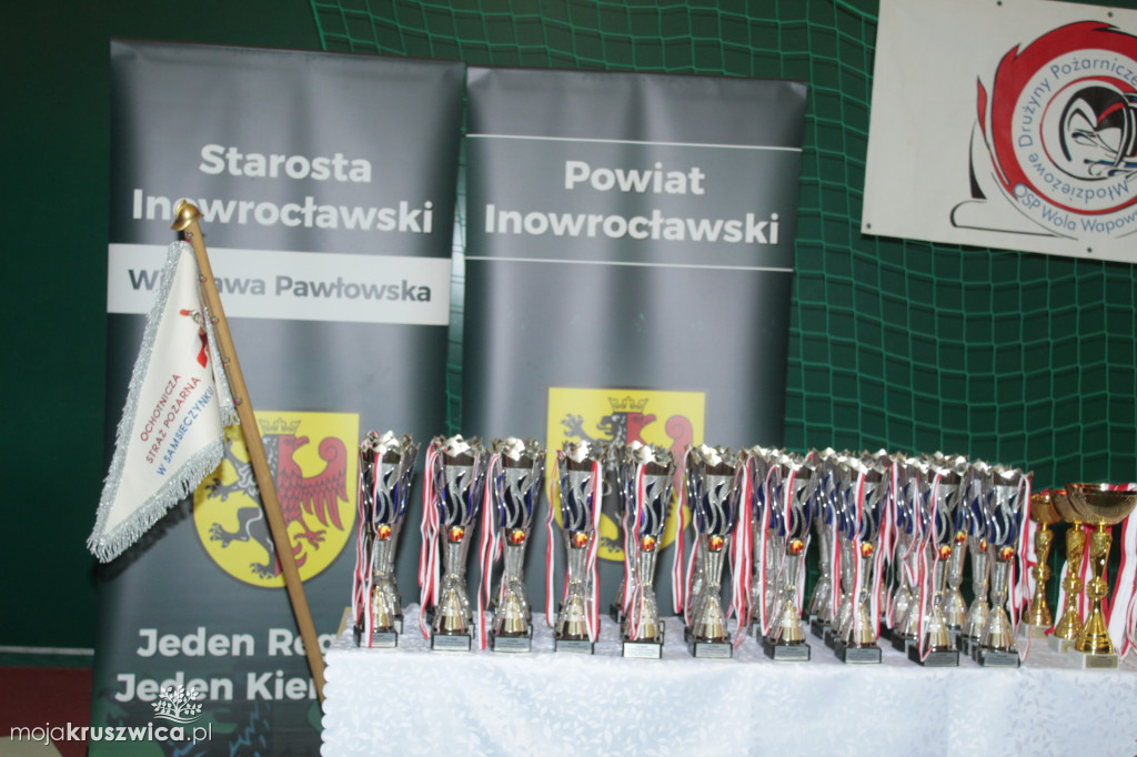 Wola Wapowska: Trwają Powiatowe Halowe Zawody Sportowo-Pożarnicze