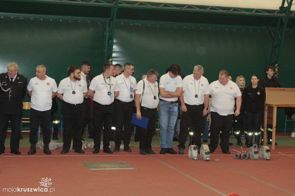 Wola Wapowska: Trwają Powiatowe Halowe Zawody Sportowo-Pożarnicze