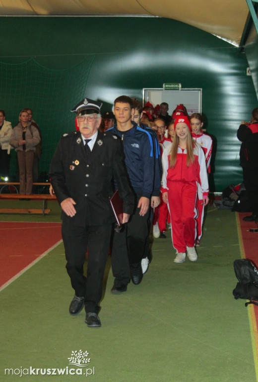 Wola Wapowska: Trwają Powiatowe Halowe Zawody Sportowo-Pożarnicze