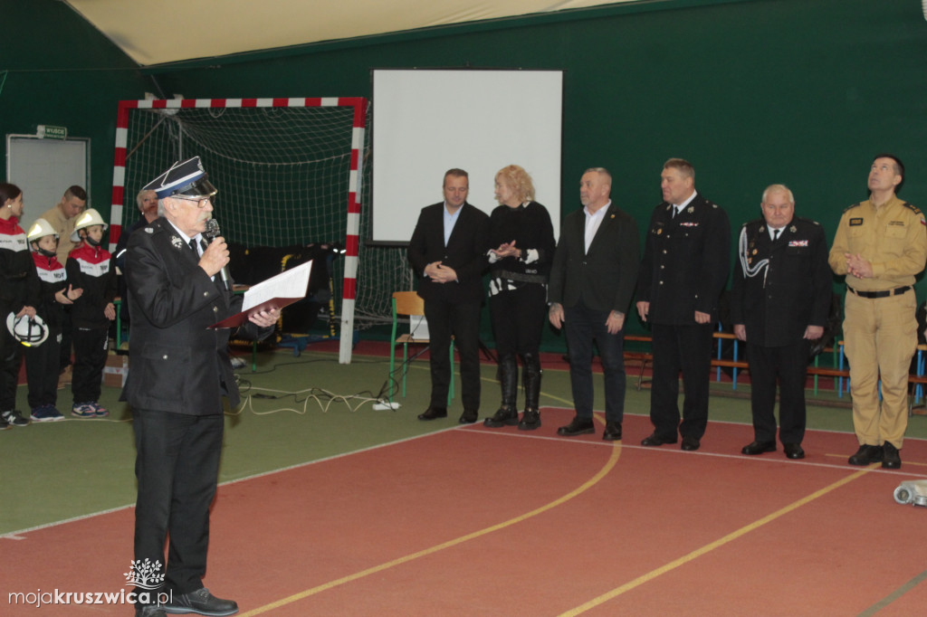 Wola Wapowska: Trwają Powiatowe Halowe Zawody Sportowo-Pożarnicze