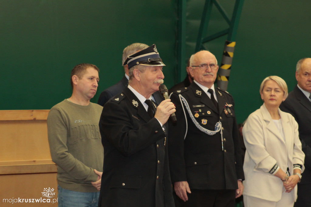 Wola Wapowska: Trwają Powiatowe Halowe Zawody Sportowo-Pożarnicze