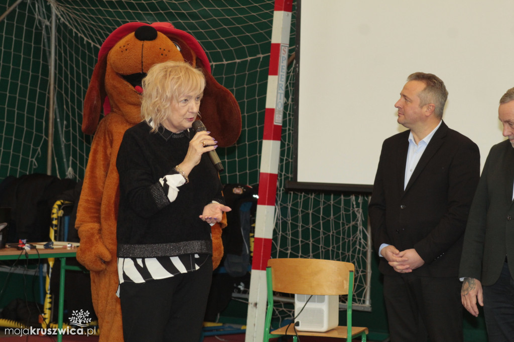 Wola Wapowska: Trwają Powiatowe Halowe Zawody Sportowo-Pożarnicze