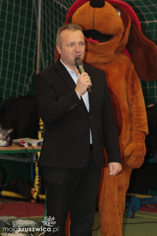 Wola Wapowska: Trwają Powiatowe Halowe Zawody Sportowo-Pożarnicze