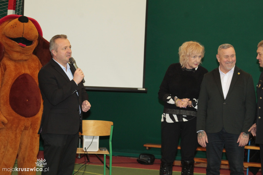 Wola Wapowska: Trwają Powiatowe Halowe Zawody Sportowo-Pożarnicze