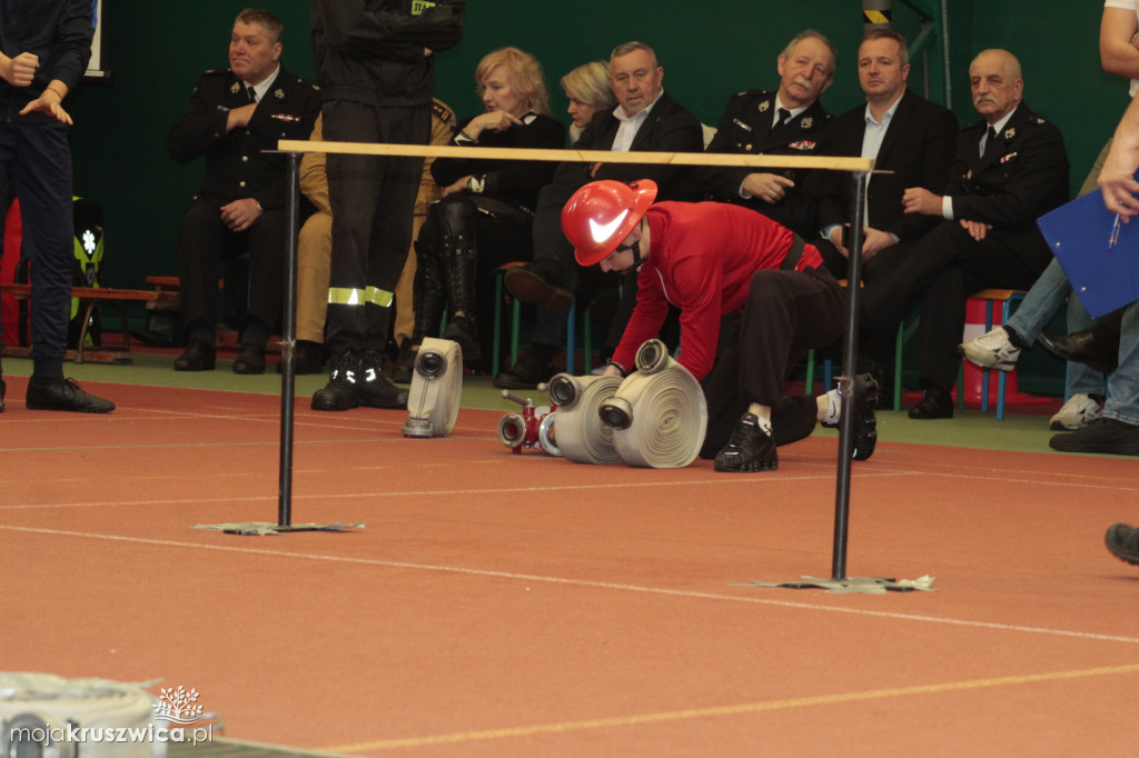 Wola Wapowska: Trwają Powiatowe Halowe Zawody Sportowo-Pożarnicze