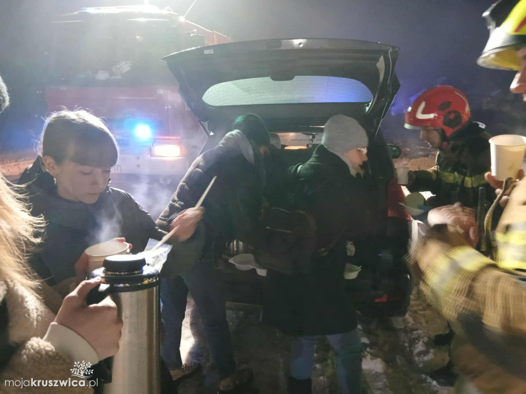 Trwa akcja i pomoc dla pogorzelców w miejscowości Sukowy [SZCZEGÓŁY]