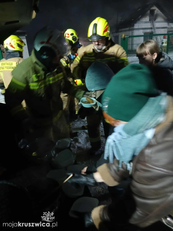 Trwa akcja i pomoc dla pogorzelców w miejscowości Sukowy [SZCZEGÓŁY]