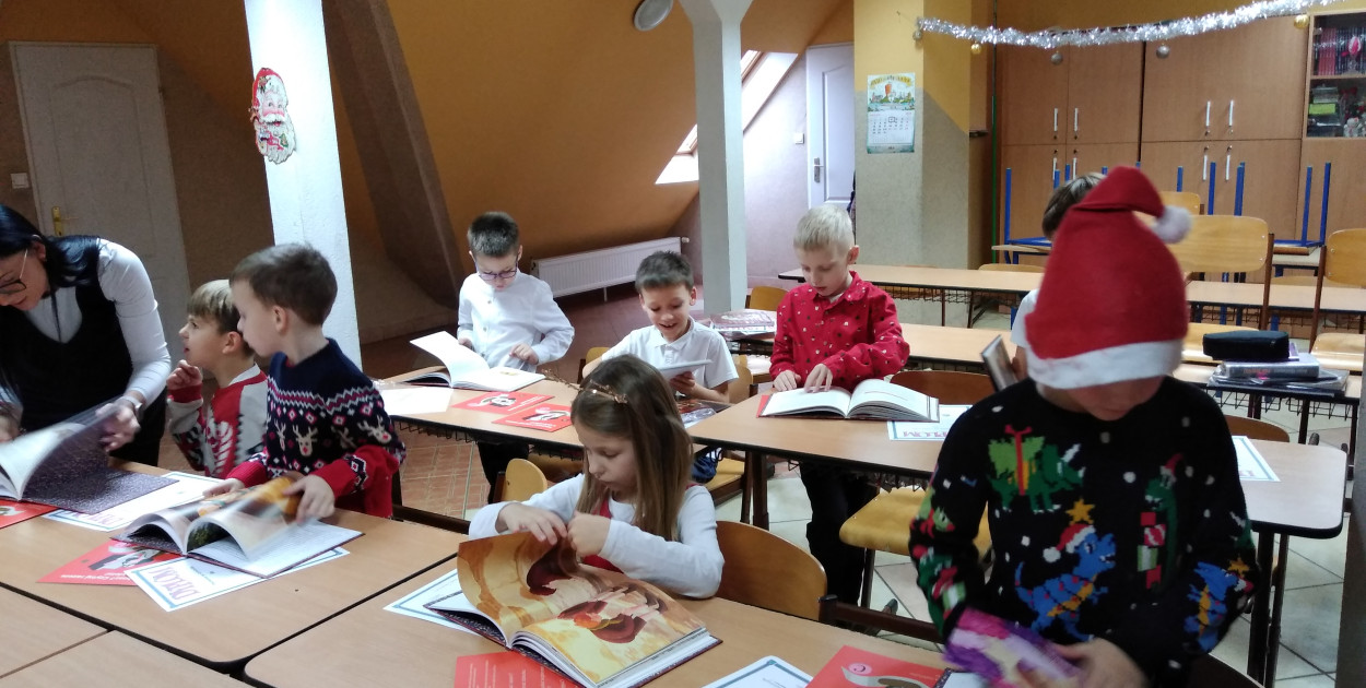 Chelmce: Pasowanie uczniów klasy I na czytelnika