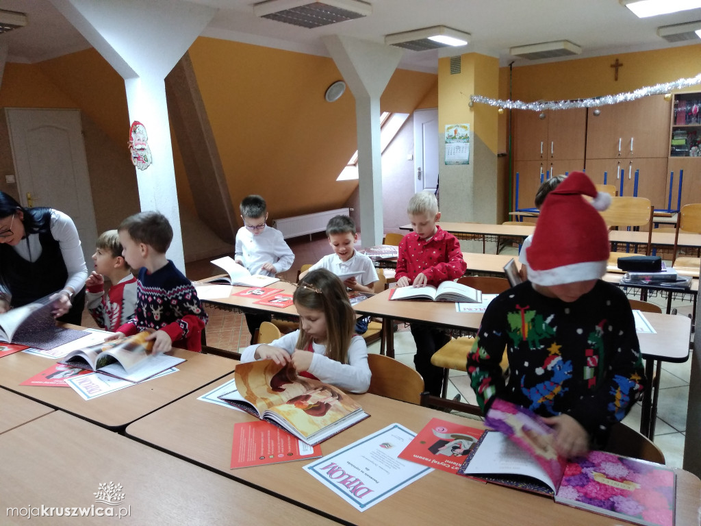 Chelmce: Pasowanie uczniów klasy I na czytelnika