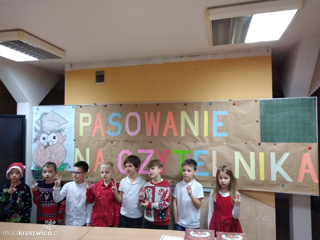 Chelmce: Pasowanie uczniów klasy I na czytelnika