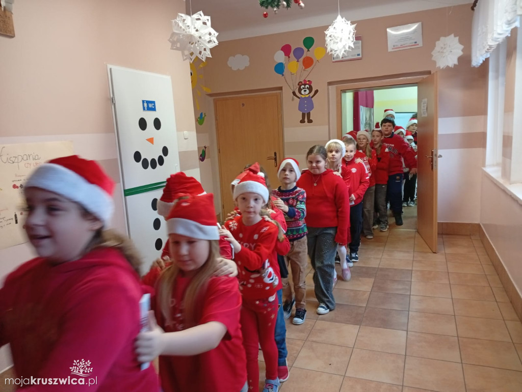 Rusinowo: Szkoła niczym wioska św. Mikołaja [ZDJĘCIA]