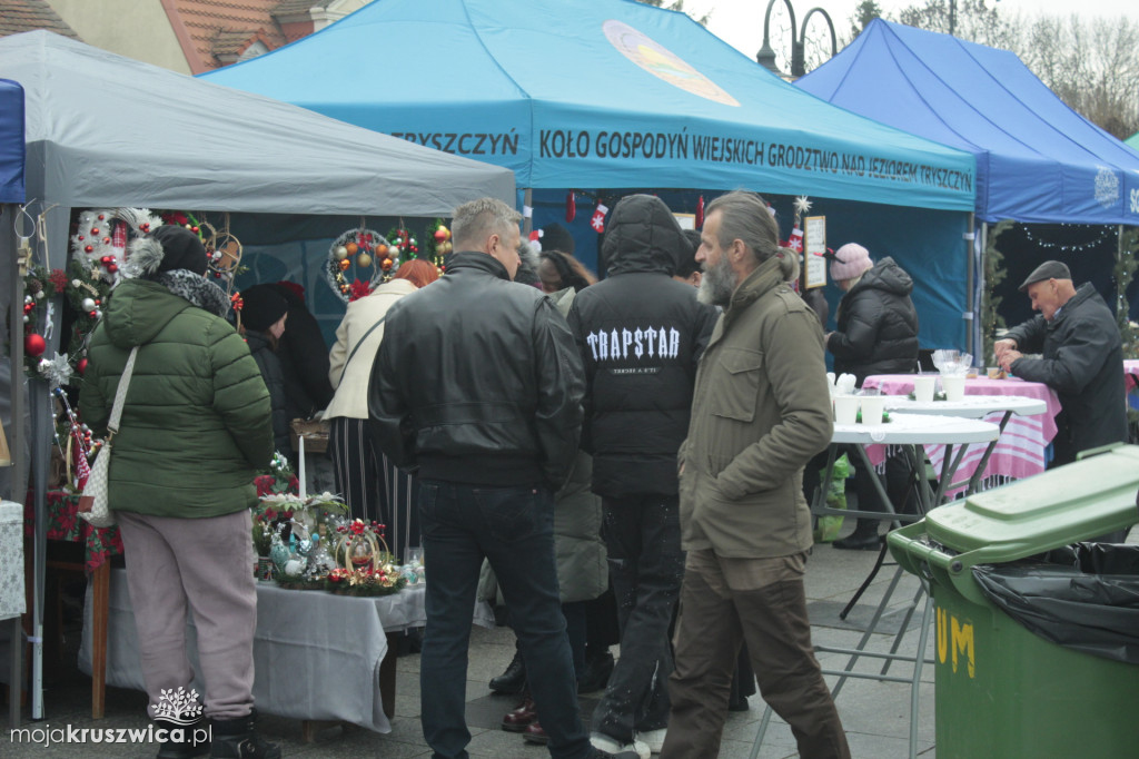 ŚWIĘTA 2025: Jarmark Świątecznych Rozmaitości w Kruszwicy [ZDJĘCIA]