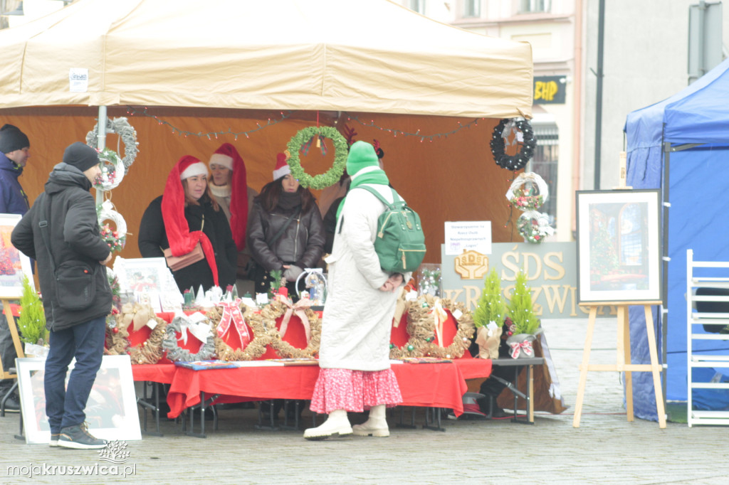ŚWIĘTA 2025: Jarmark Świątecznych Rozmaitości w Kruszwicy [ZDJĘCIA]