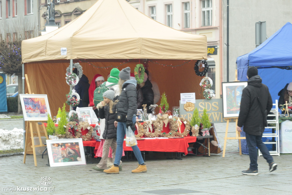 ŚWIĘTA 2025: Jarmark Świątecznych Rozmaitości w Kruszwicy [ZDJĘCIA]