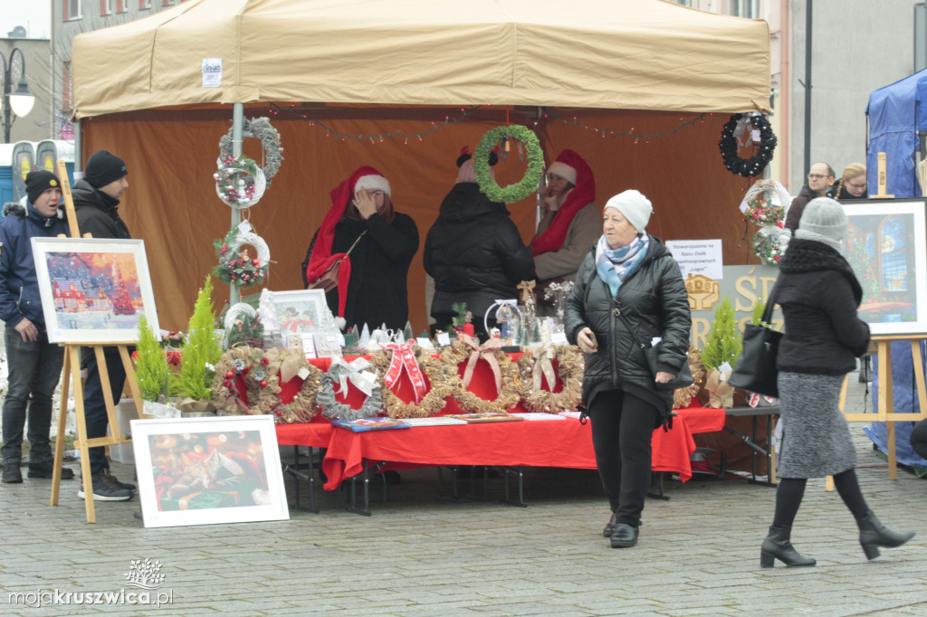 ŚWIĘTA 2025: Jarmark Świątecznych Rozmaitości w Kruszwicy [ZDJĘCIA]