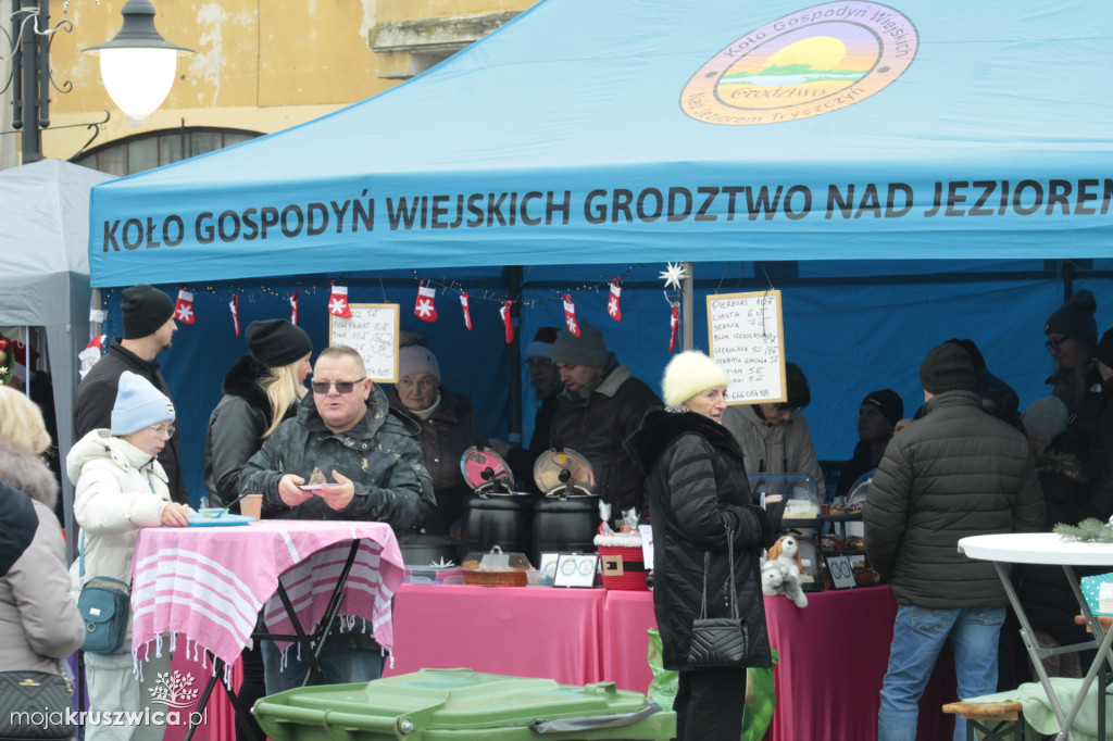 ŚWIĘTA 2025: Jarmark Świątecznych Rozmaitości w Kruszwicy [ZDJĘCIA]