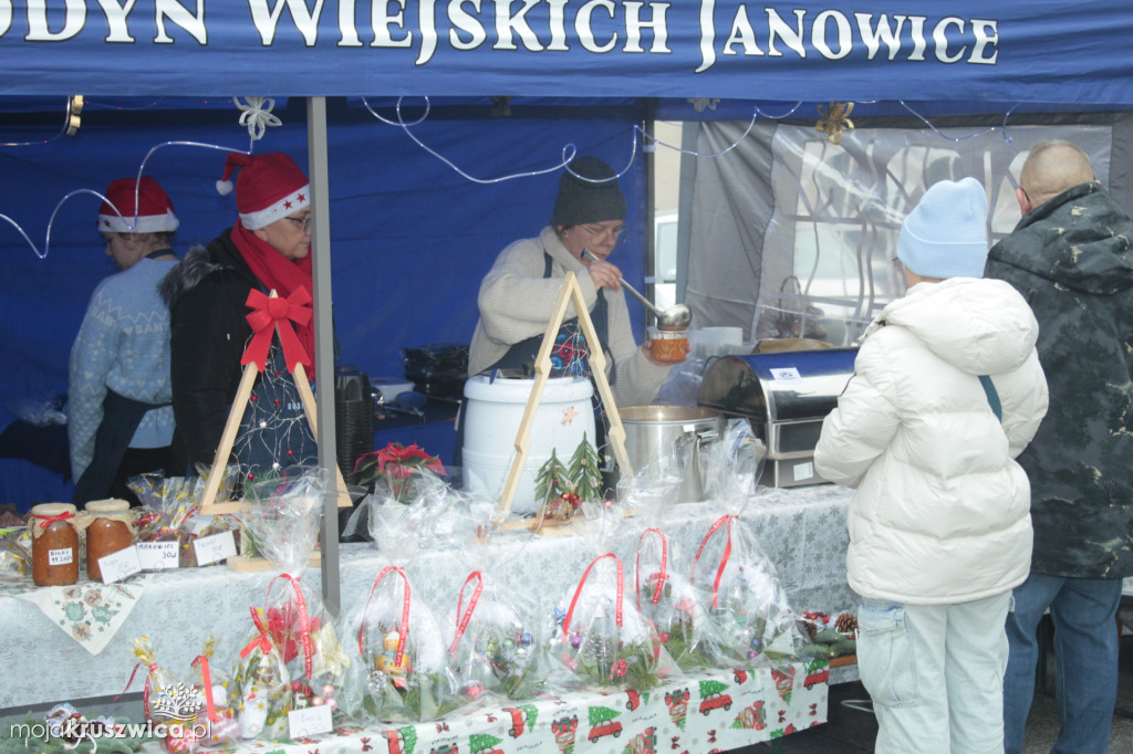 ŚWIĘTA 2025: Jarmark Świątecznych Rozmaitości w Kruszwicy [ZDJĘCIA]
