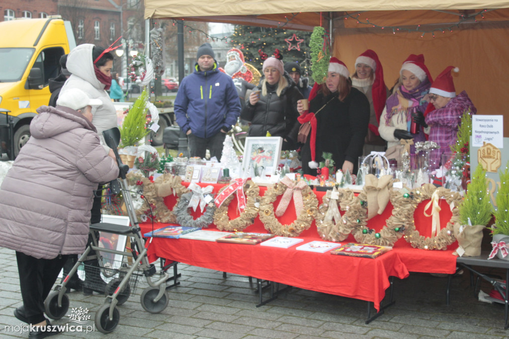 ŚWIĘTA 2025: Jarmark Świątecznych Rozmaitości w Kruszwicy [ZDJĘCIA]