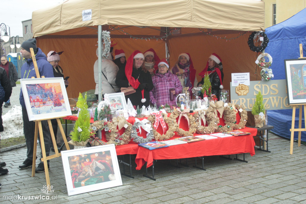 ŚWIĘTA 2025: Jarmark Świątecznych Rozmaitości w Kruszwicy [ZDJĘCIA]